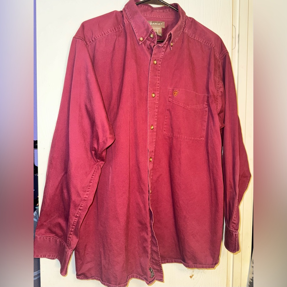 Ariat Men's Button-Down Shirt in Burgundy